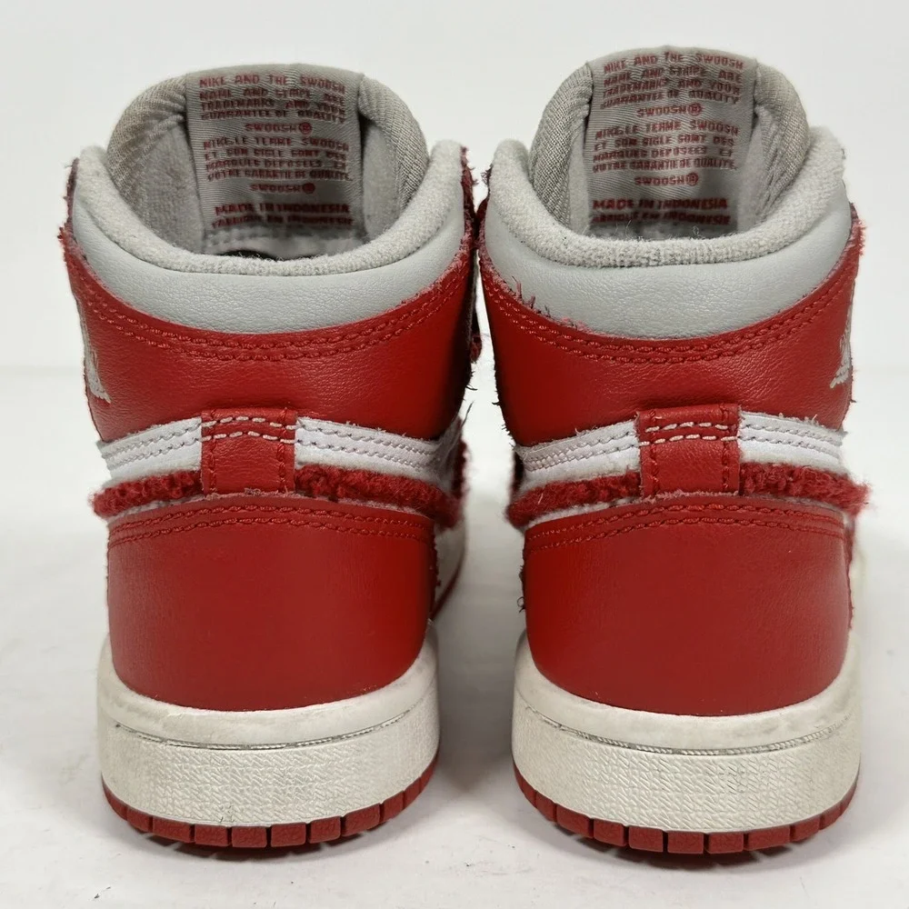 Nike Air Jordan 1 Retro Boys Size 10.5C Red Athletic Shoes Sneakers CU0449-061‎
